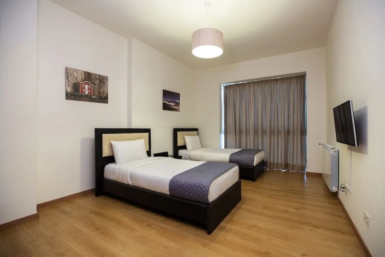 2 Bedrooms Apartment