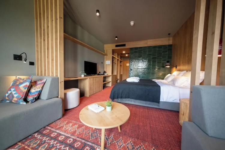 Hotel Nomad