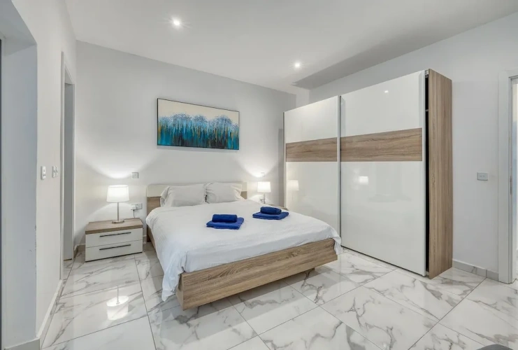 1 Bedroom Apartment with balcony