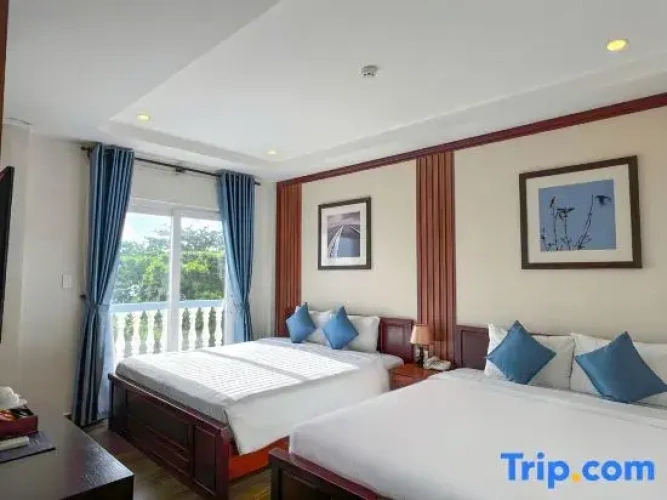 Family Suite with balcony and with sea view