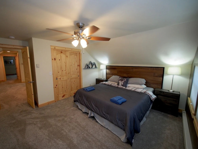 12907 Nathrop - 4 Bedroom Cabin