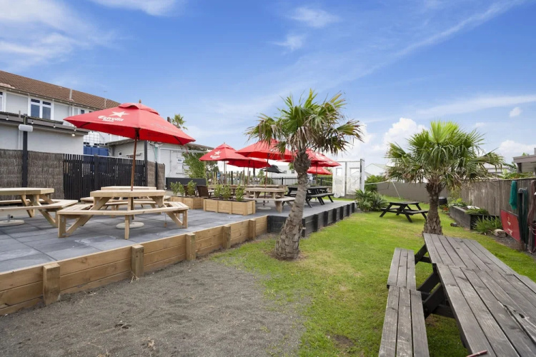 Econo Lodge Westshore Beach