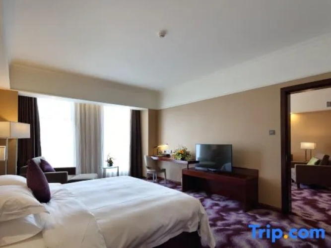 Deluxe Quadruple Suite