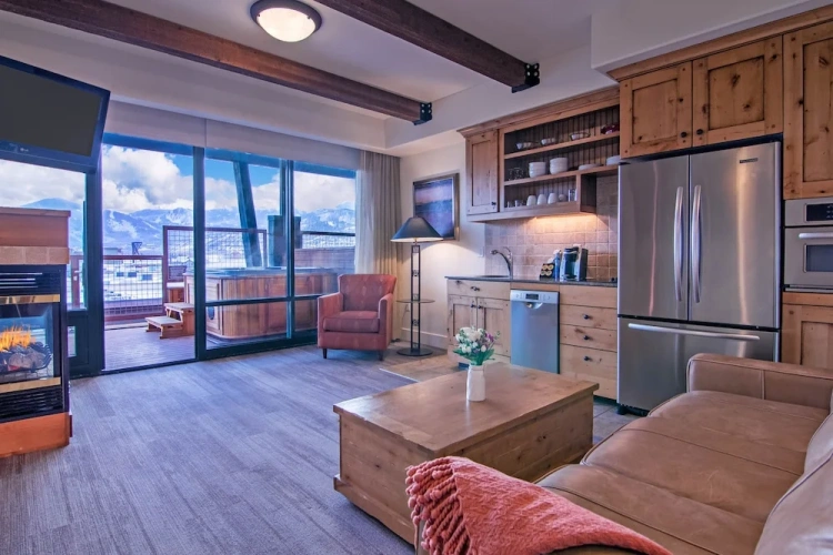 1 Bedroom Luxury Double Suite with balcony