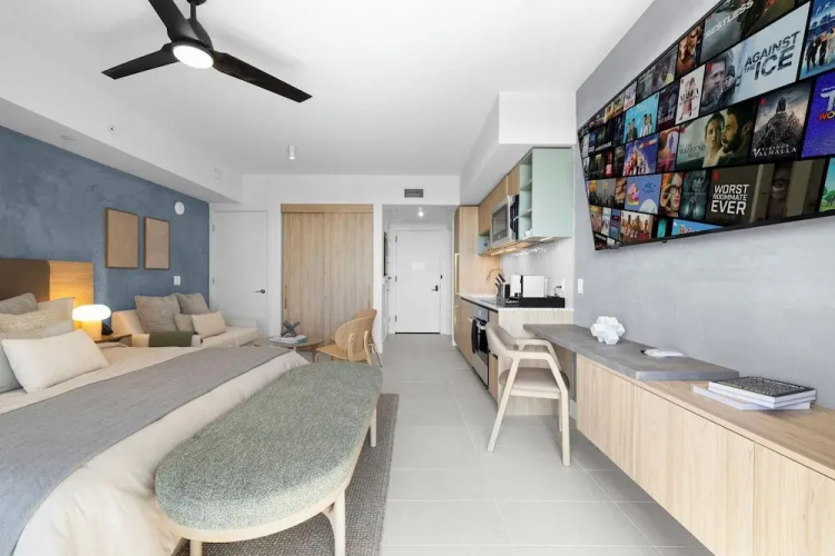 Downtown Studio with Miami Views