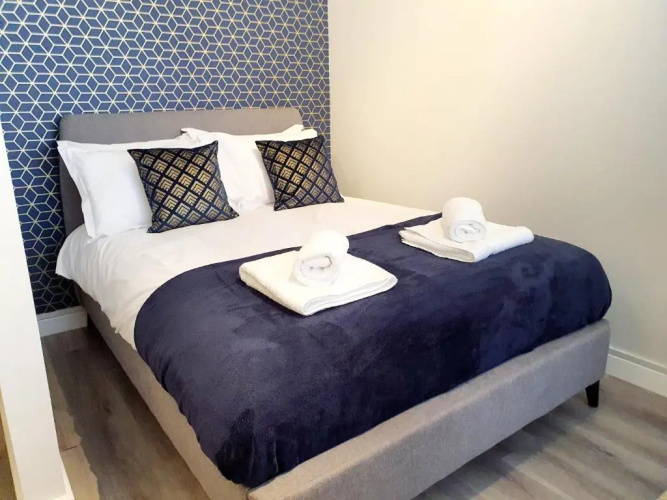 Beautiful Modern Studio Town Centre Close to Beach