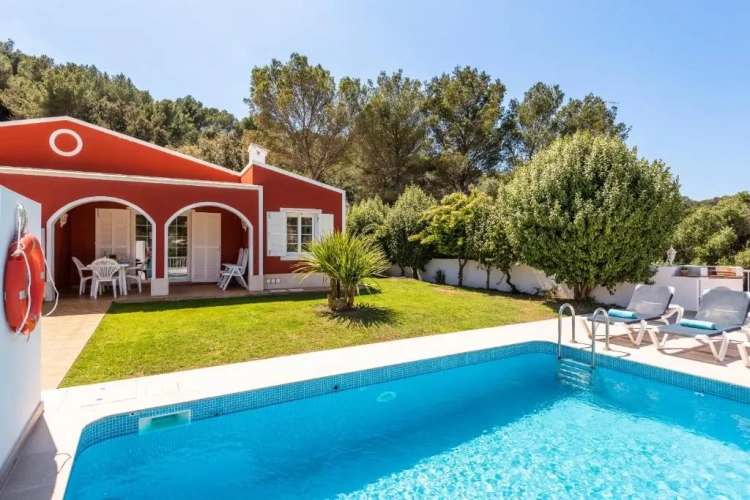 2 Bedrooms Villa