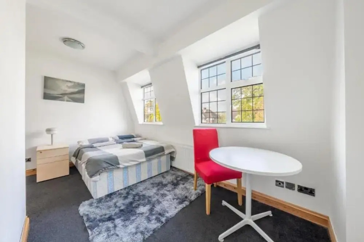 5-bed House - Sleeps 10 - Garden - Parking
