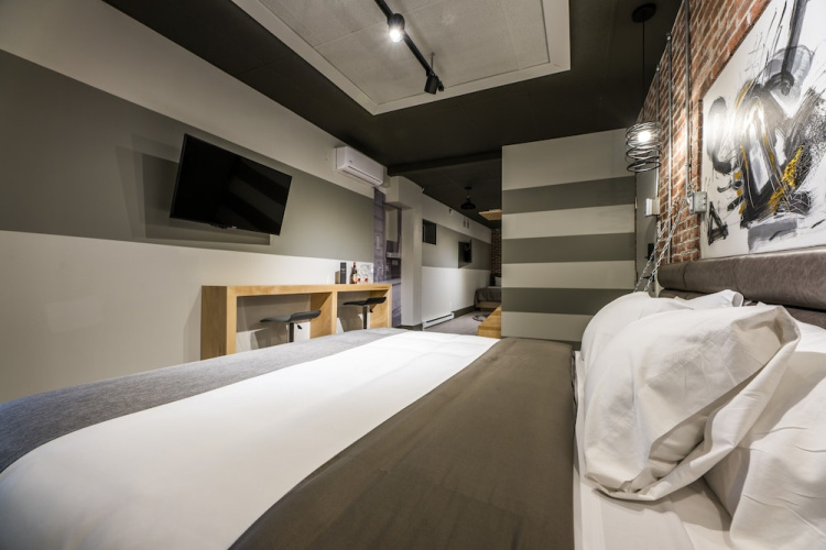 La Suite Hotel