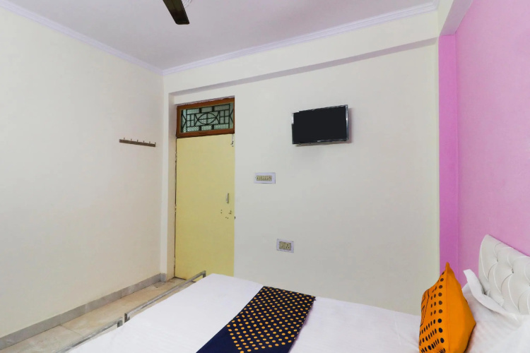 SPOT ON 68564 Vrindavan Lodge