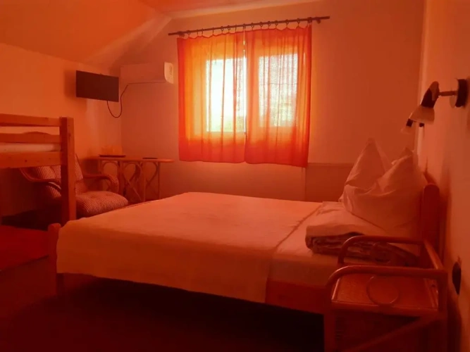 Economy Triple room