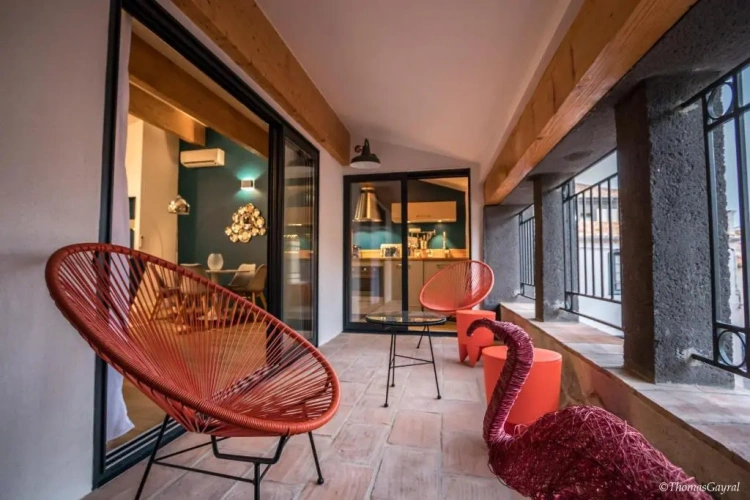 2 Bedrooms Apartment