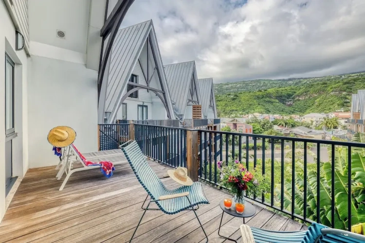 2 Bedrooms Apartment with balcony and with mountain view