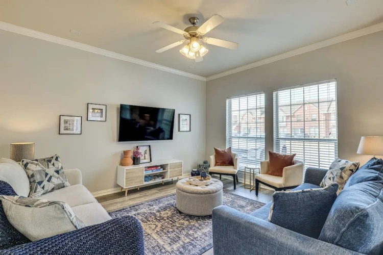 2 Bedrooms Apartment