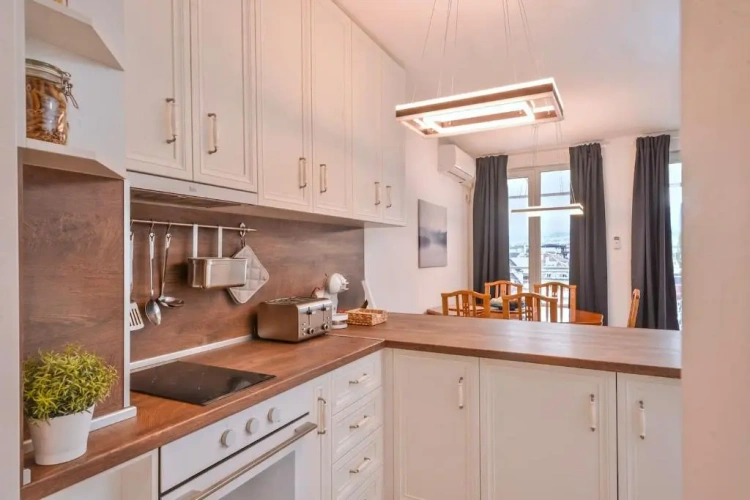 2 Bedrooms Apartment