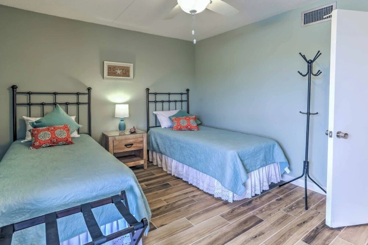 2 Bedrooms Apartment