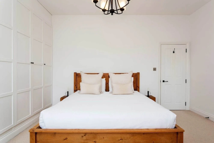 Clean Lines By Clapham Common