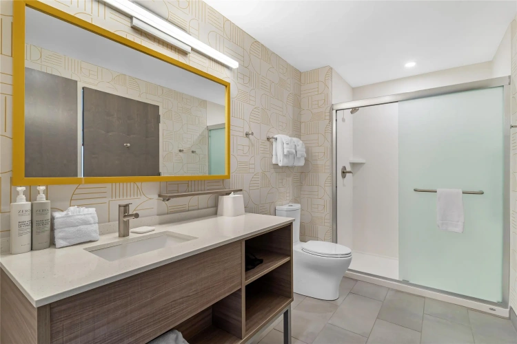 1 Bedroom Suite