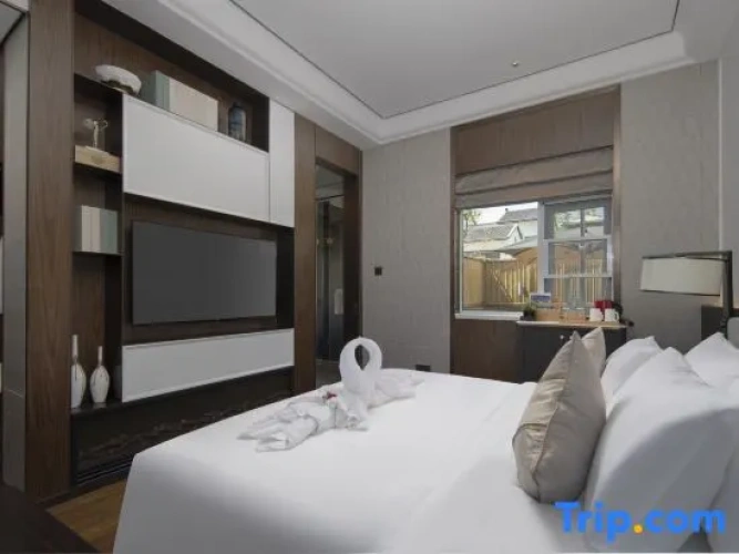 2 Bedrooms Double Suite