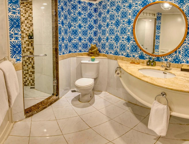 Deluxe room with pool view