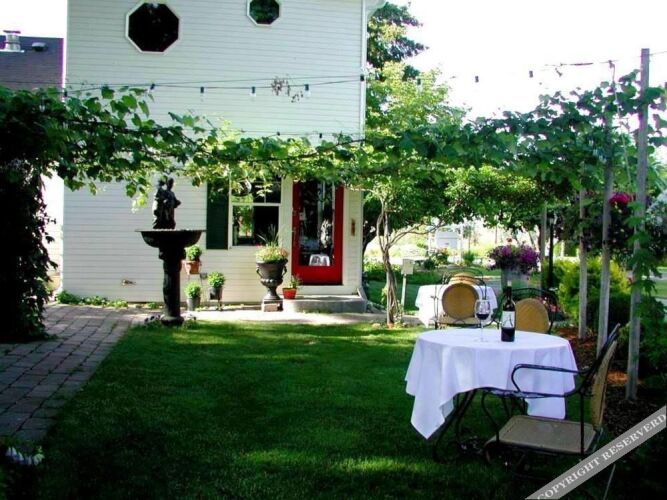 Cozy Rose Inn Over view