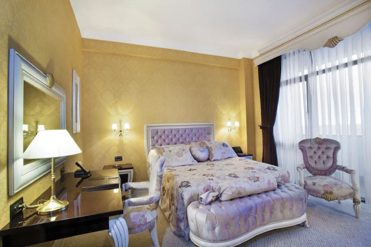 Ayan Palace Hotel