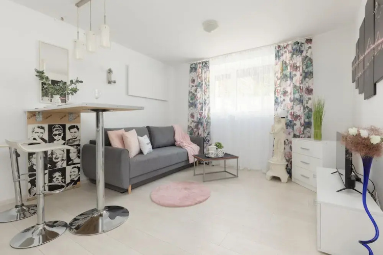 Underground Studio Saska By Renters