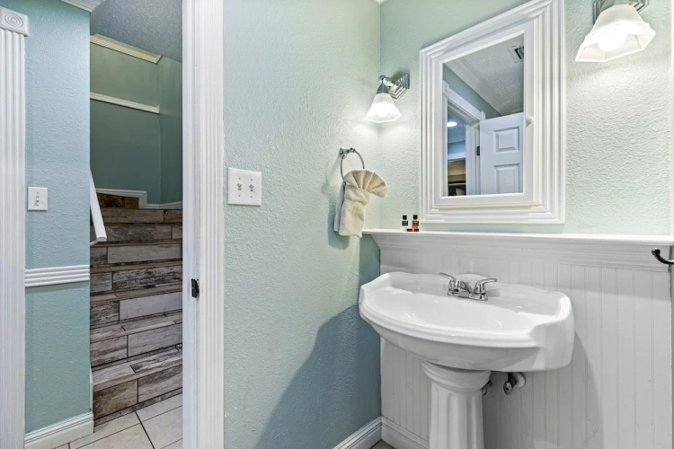 4 Bedrooms Cottage