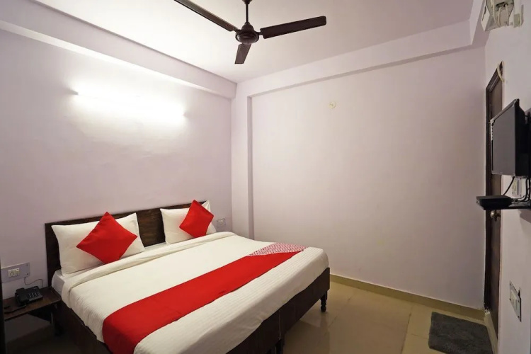 Spot On 30890 Sector 45 Noida