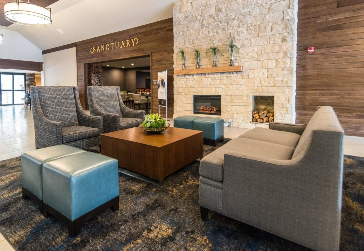 Wyndham Garden Westlake Hotel