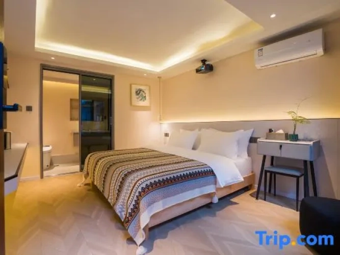 Standard Double room with courtyard view