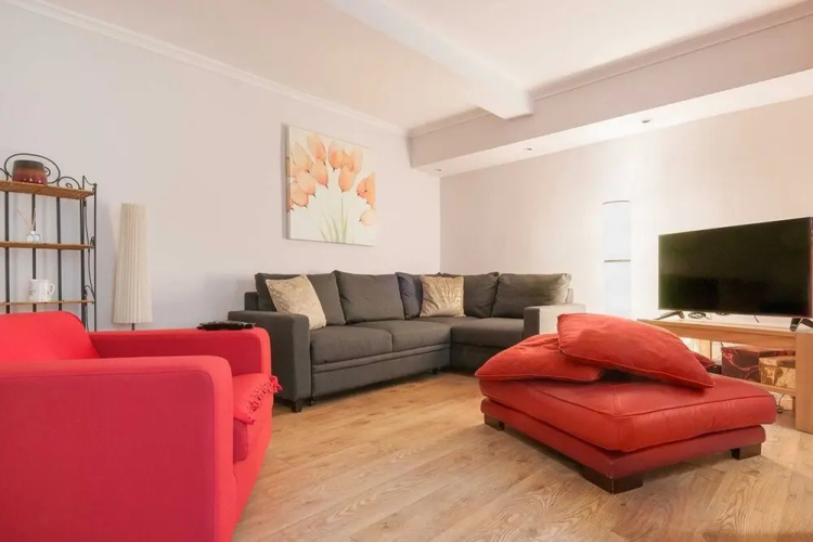 1 Bedroom Georgian Flat In New Town