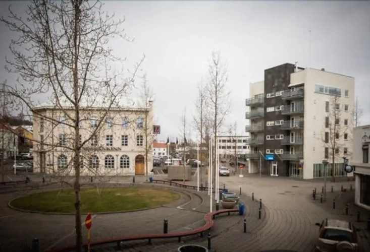 3 Bedrooms Apartment