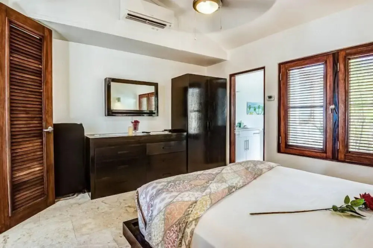 Villa Waves