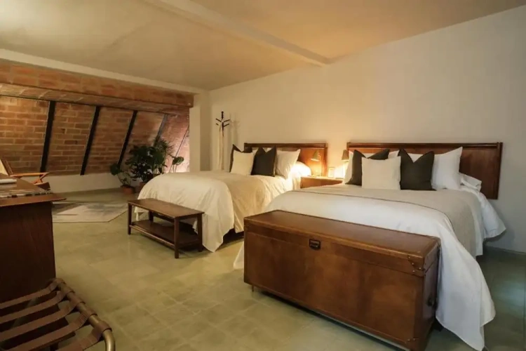 Quadruple Suite