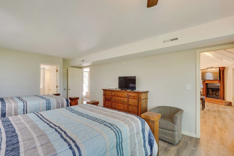 4 Bedrooms Cottage