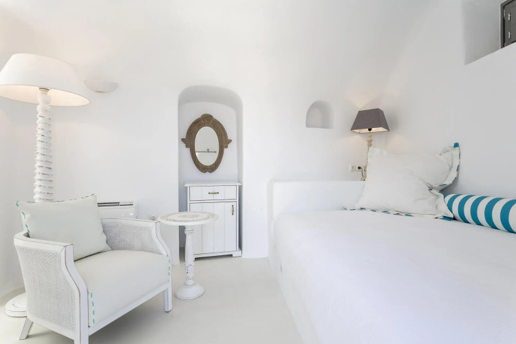 Luxury Villa in Santorini!