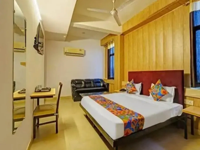 Deluxe Double room with city view