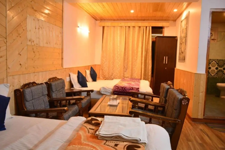 Deluxe Suite