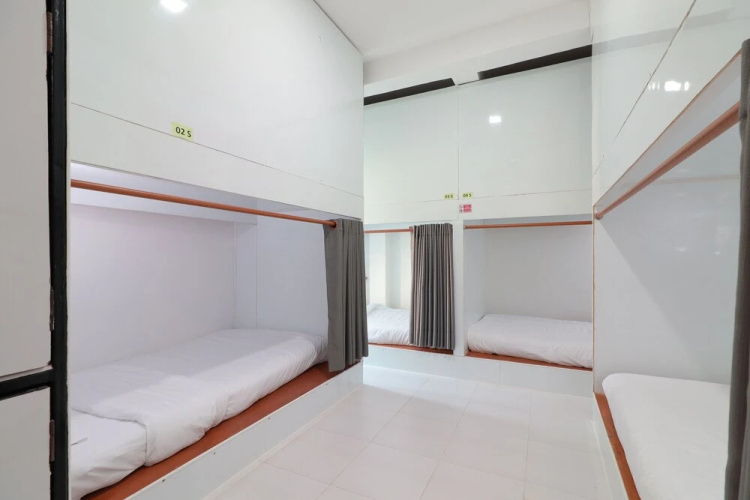 OYO 544 Sleep Sloth Hostel