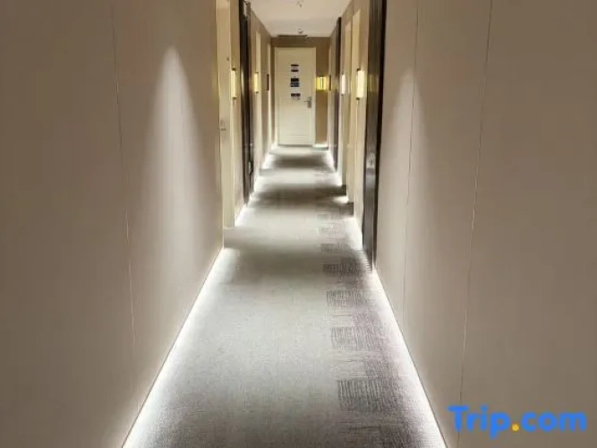 Haomai Electrical Sports Apartment (Gongkang Road Subway Station Shop)