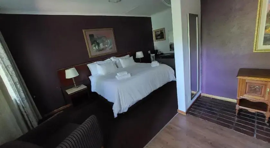Wayside Lodge