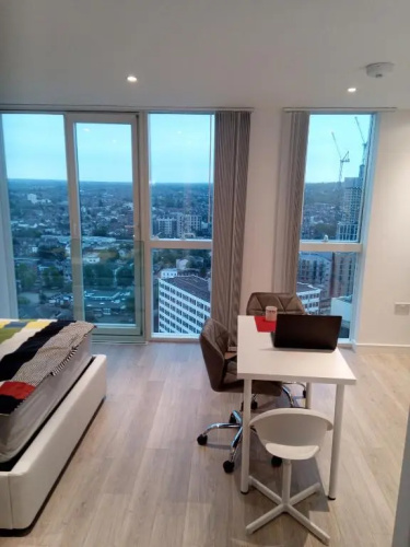 23 Floor Studio for Work 1gb Wifi (Adults Only)