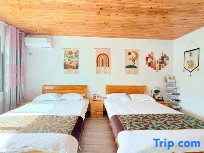 Standard Twin room with mountain view