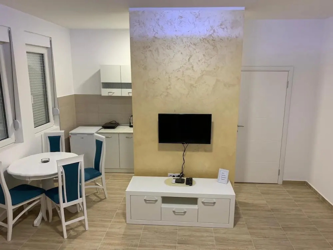 Airport View Apartment