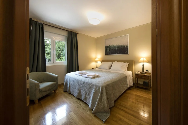 New renovated apt 2' to Acropolis museum