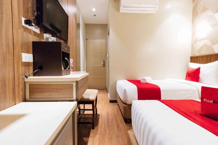 RedDoorz Premium @ South Triangle Quezon City Over view