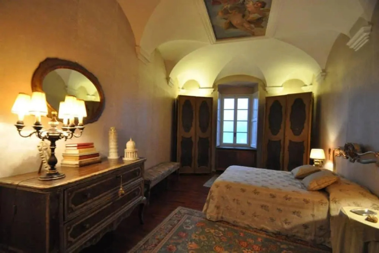 Villa La Vescogna, Historic House with Pool