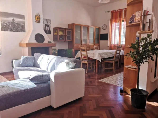 3 Bedrooms Apartment