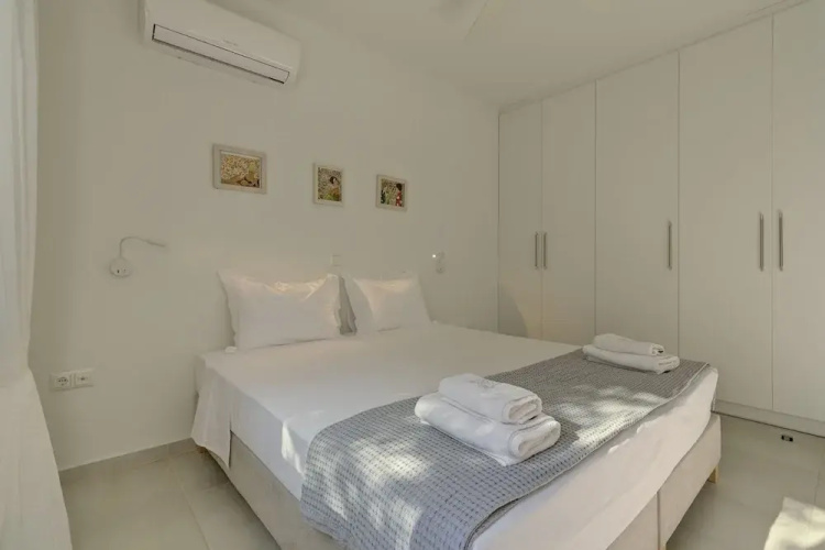 Ouzo Stone House 2, with private pool